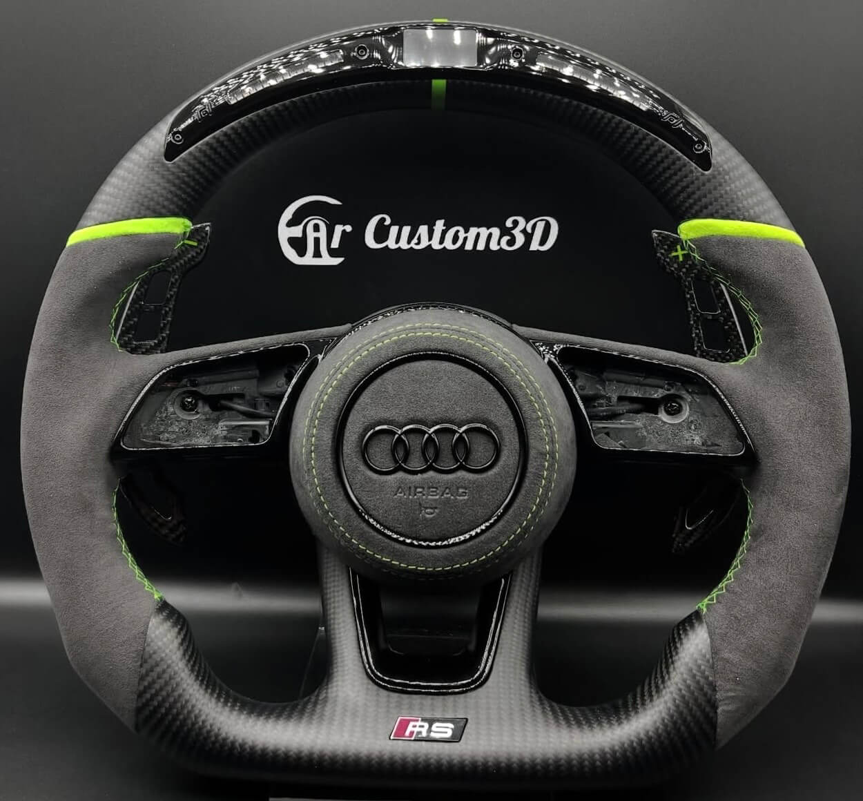 Volant Audi sport personnalisé avec méplat et carbone
