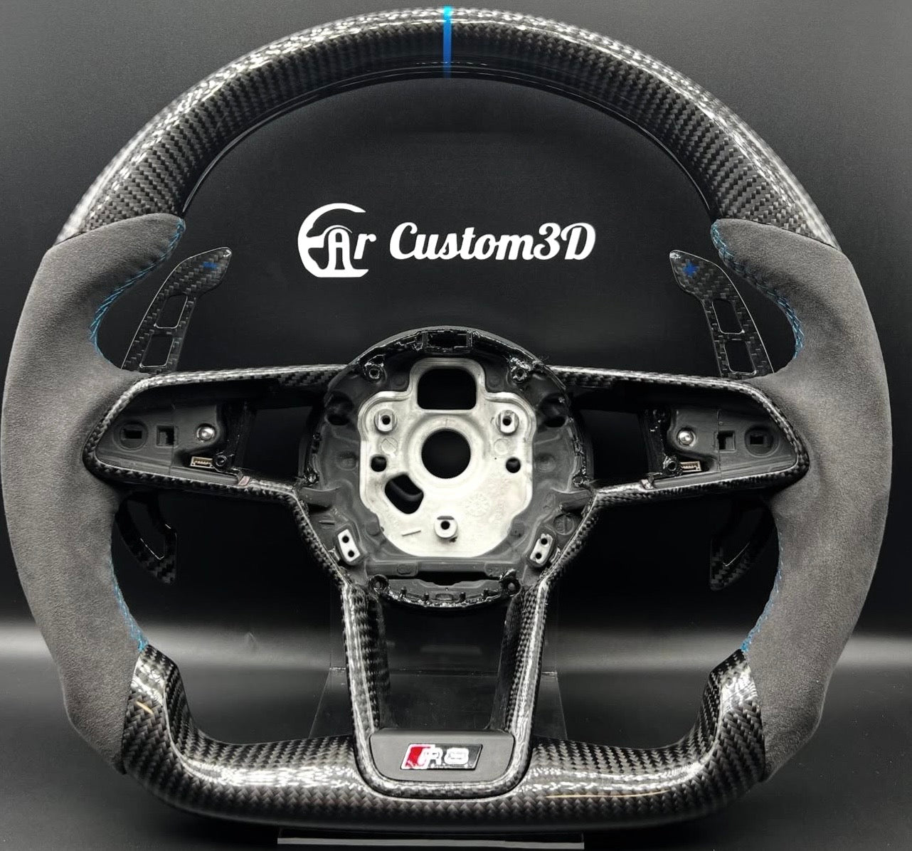 Volant sur mesure pour Audi r8 en carbone alcantara surpiqûre bleu et palettes en carbone