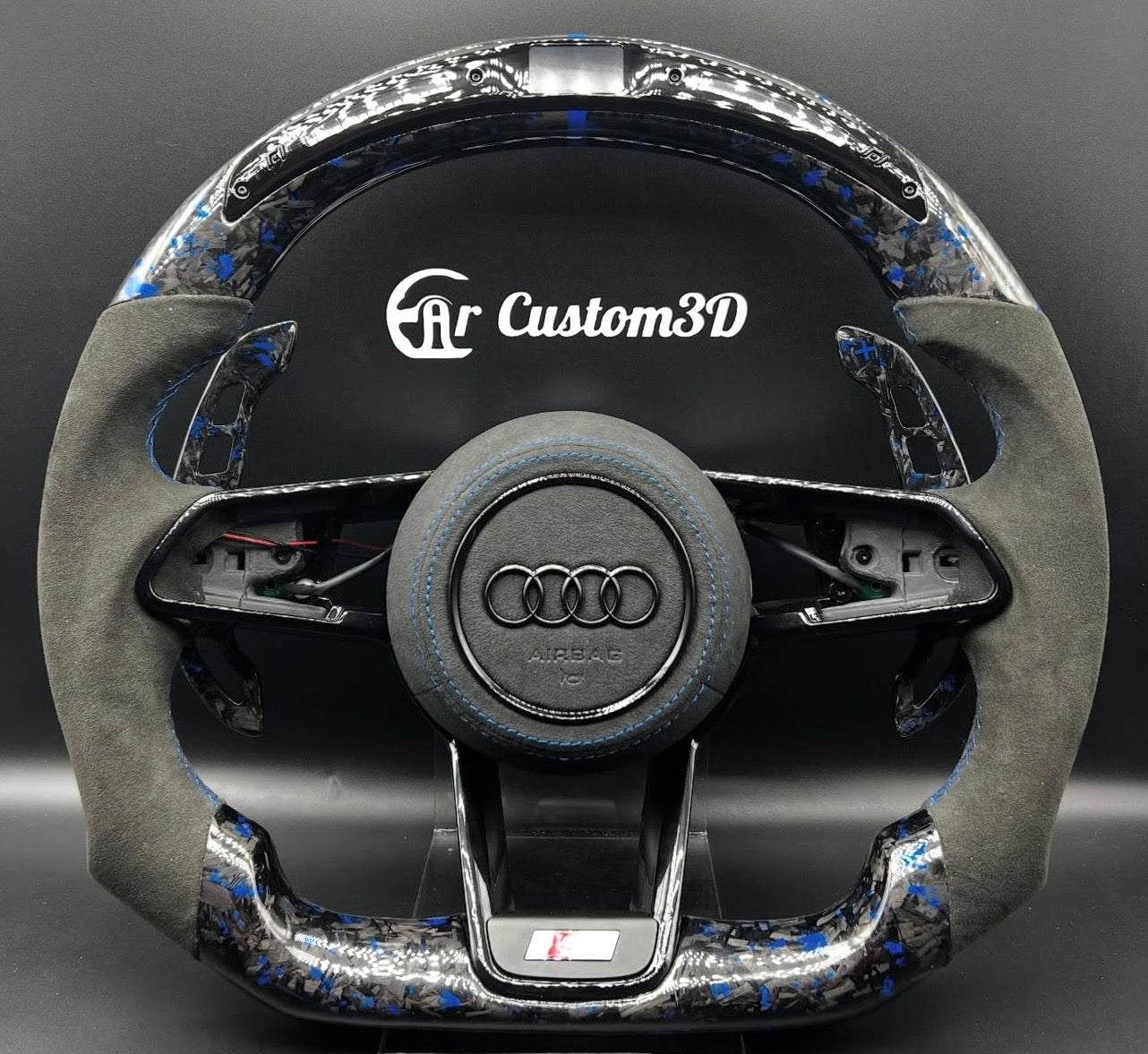 Volant Audi TTRS en carbon forgé bleu alcantara surpiqûre bleu avec leds et palettes carbon forgé bleu