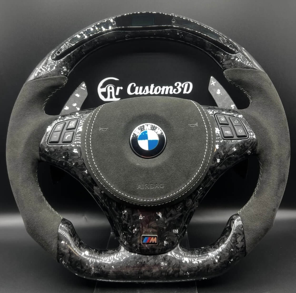 Volant BMW M sur mesure en carbone et alcantara
