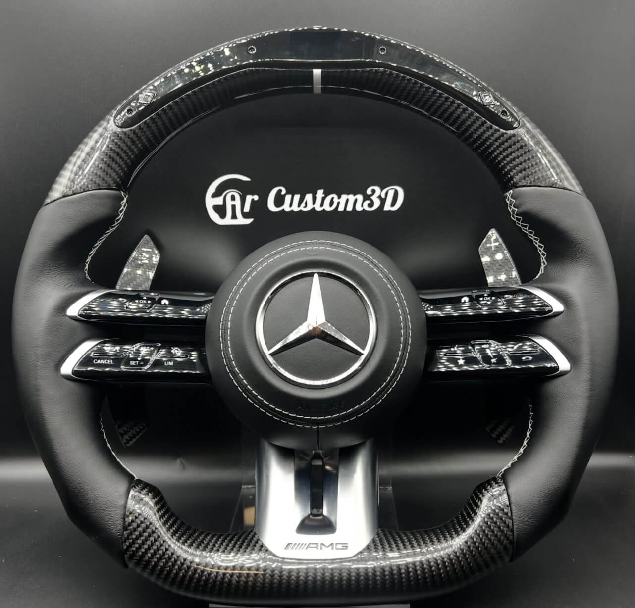 Volant Mercedes personnalisé carbone brillant premium
