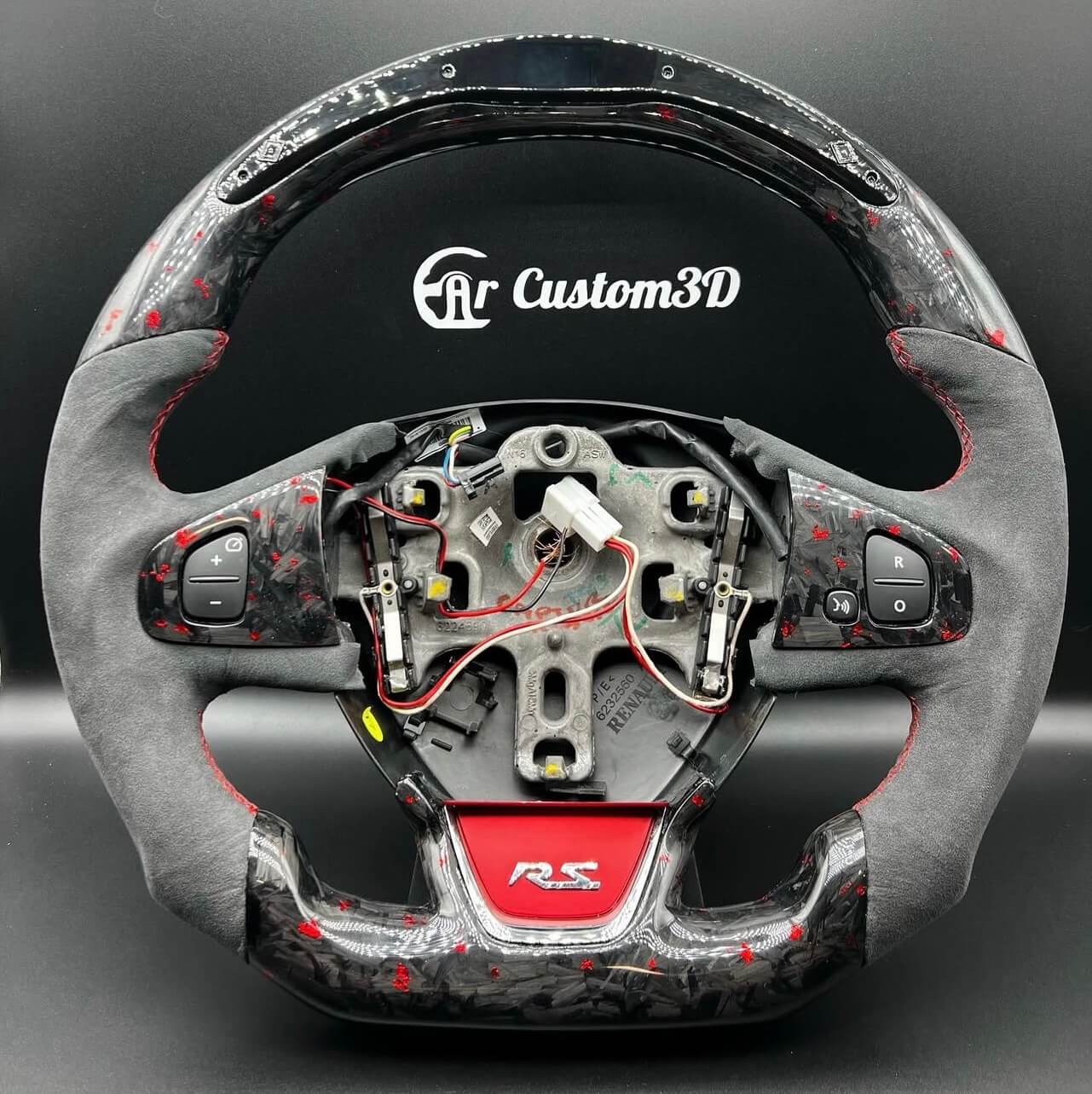Volant Renault RS personnalisé avec méplat sport
