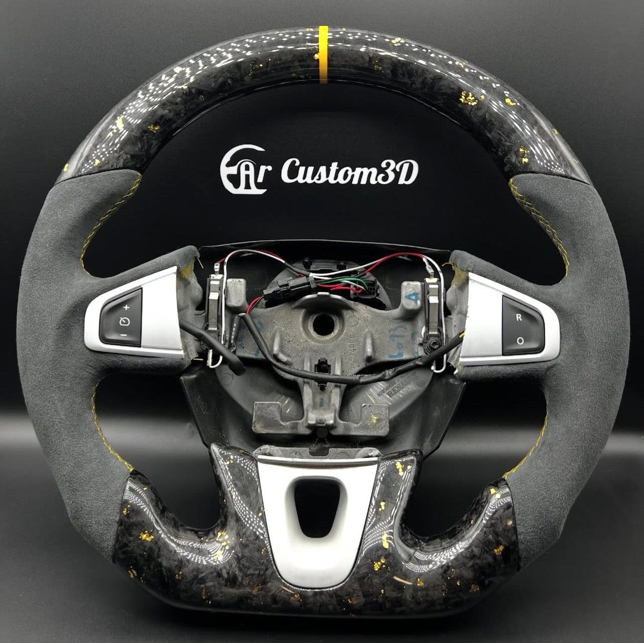 volant renault megane 3 rs en carbon forgé or et alcantara surpiqûre jaune
