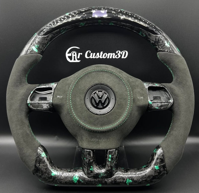 Volant Volkswagen golf6 sur mesure en carbon forgé vert et alcantara surpiqûre verte avec leds et couvercle d'airbag en alcantara surpiqûre verte