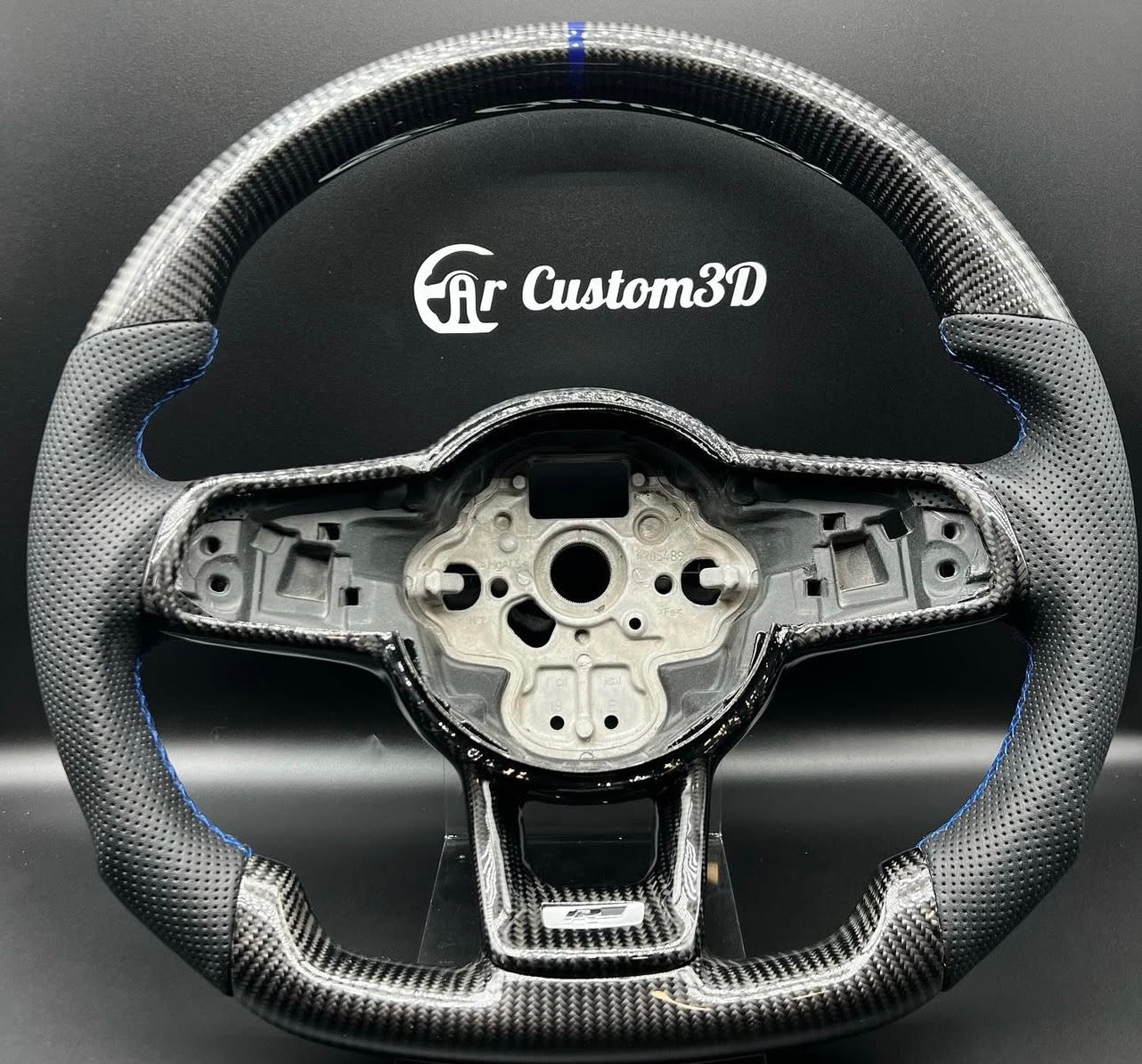 Volant volkswagen sur mesureen carbone cuir perforé surpiqûre bleu