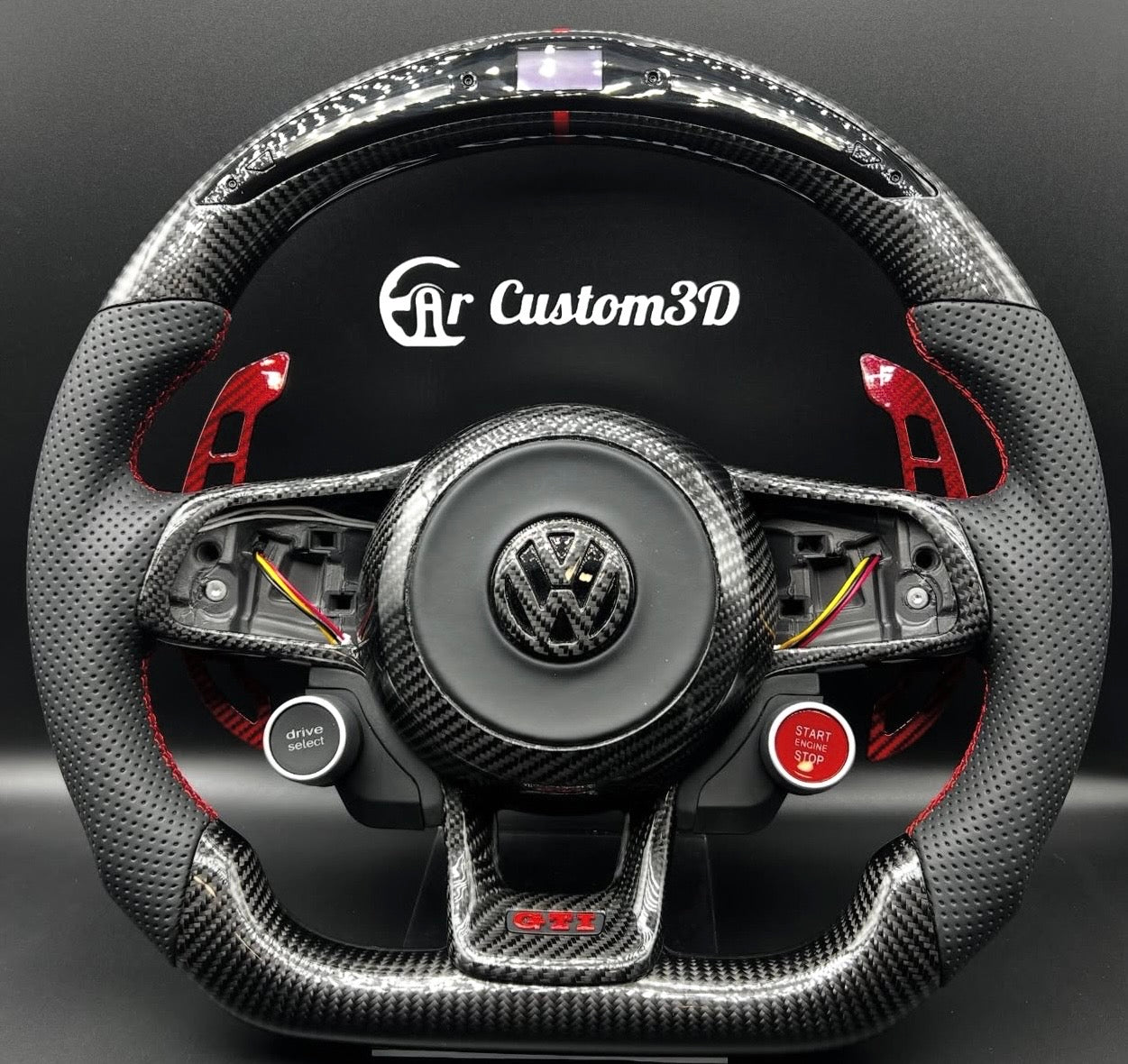 Volant Volkswagen GTI-R en carbone cuir perforé surpiqûre rouge avec leds palettes carbone rouge et boutons start/stop